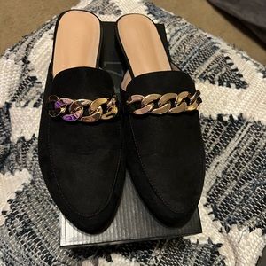 Women’s Black slip-on Mules